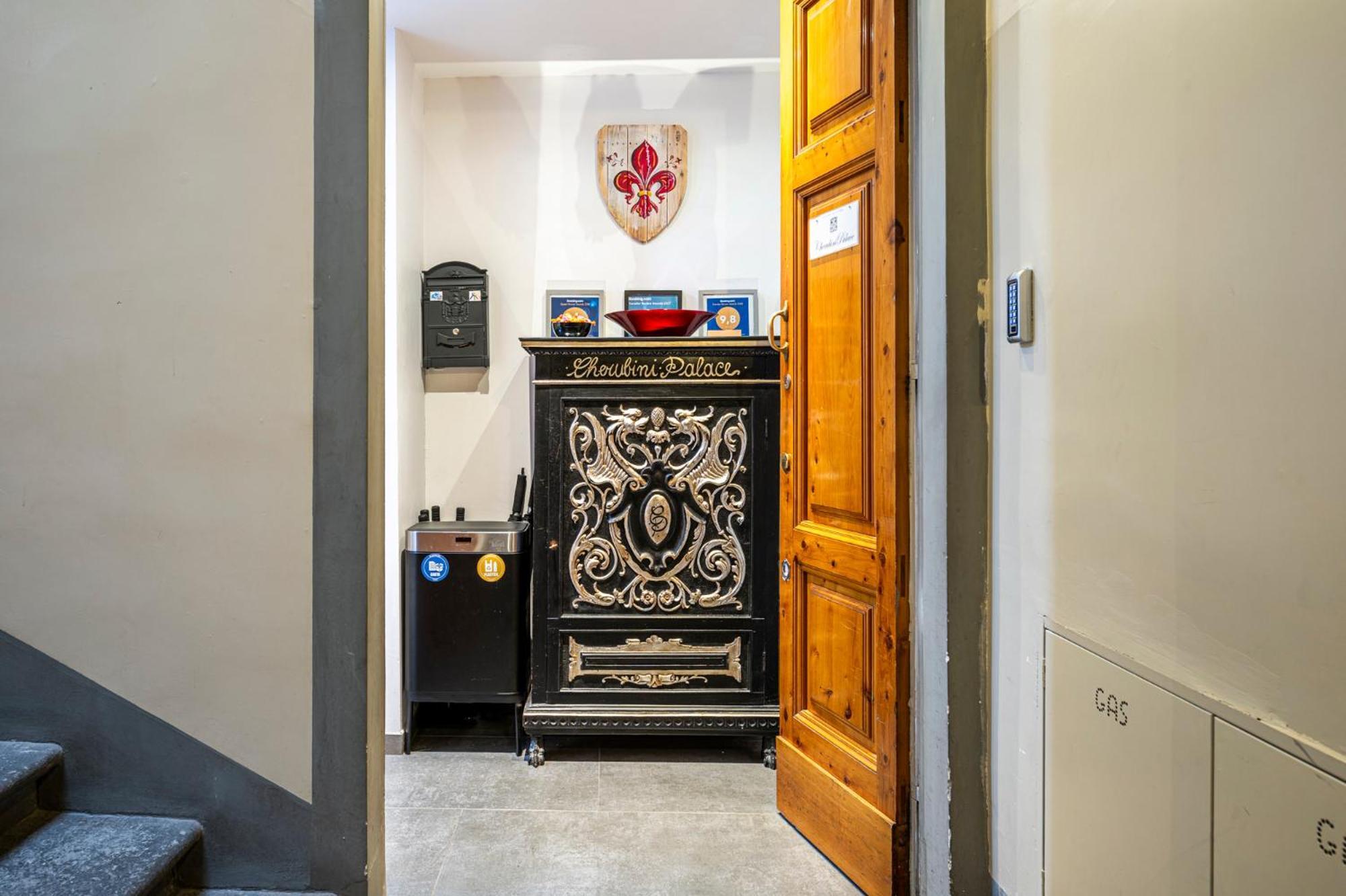Cherubini Palace Thematic Apartment Флоренція Екстер'єр фото